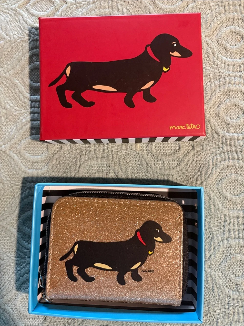 NWOT Marc Tetro Gold Glitter Zip Wallet with Black Dachshund